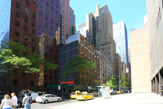 150 E 49th St in New York, NY - Building Photo - Building Photo