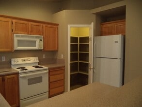 611 Hampton Cir in Caldwell, ID - Building Photo - Building Photo
