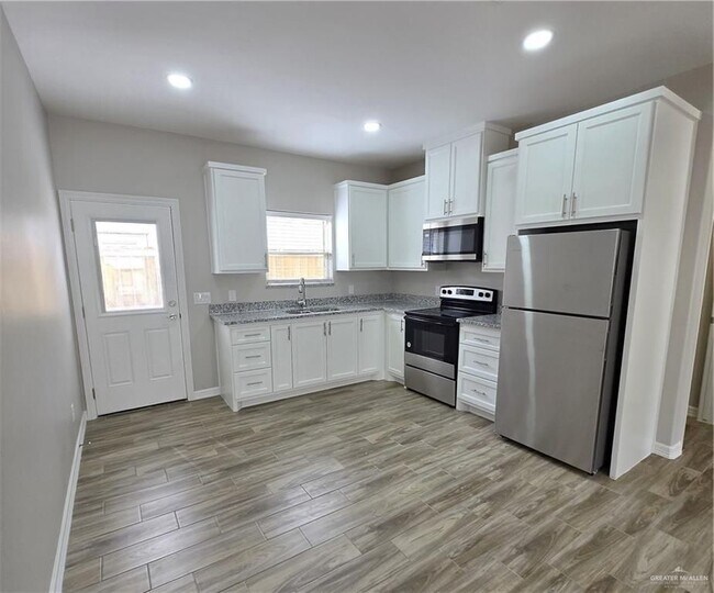 810 N Blair Ave in Edinburg, TX - Building Photo - Building Photo