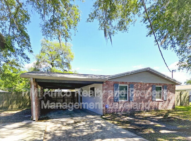 property at 1402 N Bracewell Dr