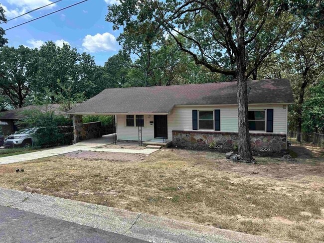 property at 4423 West Dr