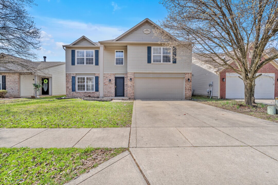 2282 Salem Park Dr in Indianapolis, IN - Building Photo