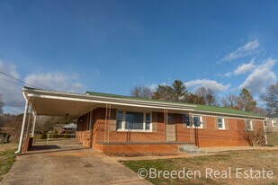 212 NC-126 in Morganton, NC - Building Photo