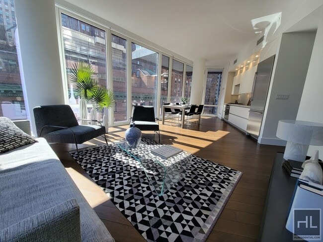 East 44th Street, Unit 40L in New York, NY - Building Photo - Building Photo