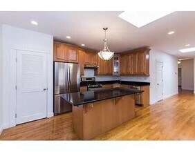 103 Sewall Ave-Unit -6 in Brookline, MA - Building Photo - Building Photo