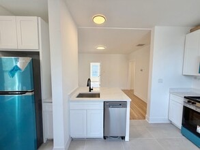 1522 W Ardmore Ave, Unit 1E in Chicago, IL - Building Photo - Building Photo