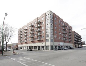 Canal Crossing in Chicago, IL - Building Photo - Building Photo