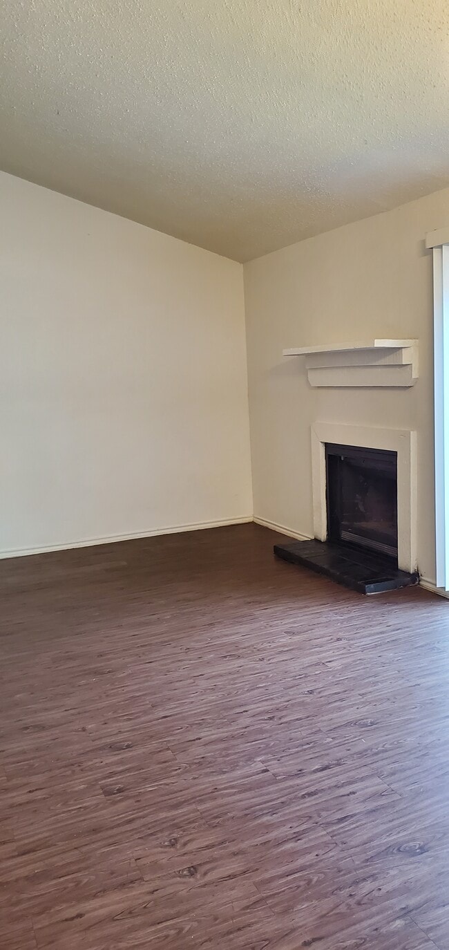 2103 Greenbriar Colony Dr in Houston, TX - Foto de edificio - Building Photo