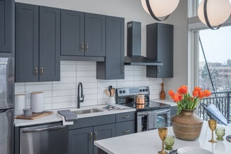 1000 Main Street Apartments in Minneapolis, MN - Building Photo - Interior Photo