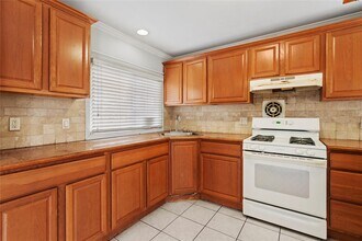 24 Abinet Ct in Selden, NY - Building Photo - Building Photo