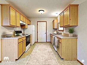 429 N Century Ave in Republic, MO - Foto de edificio - Building Photo