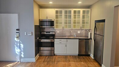 648 W Oakdale Ave in Chicago, IL - Building Photo - Building Photo