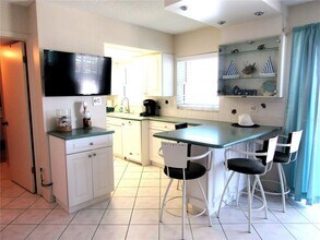 1255 Tarpon Center Dr in Venice, FL - Building Photo - Building Photo