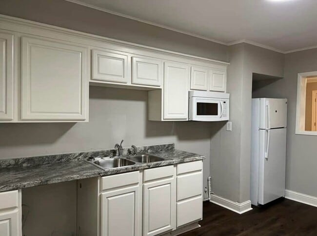 228 Hill Terrace Dr in Nederland, TX - Building Photo - Building Photo