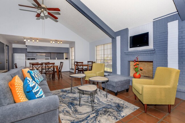Brigadoon Apartments in San Antonio, TX - Building Photo - Building Photo