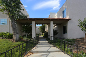 Casa de Cortez in Fallbrook, CA - Building Photo - Building Photo