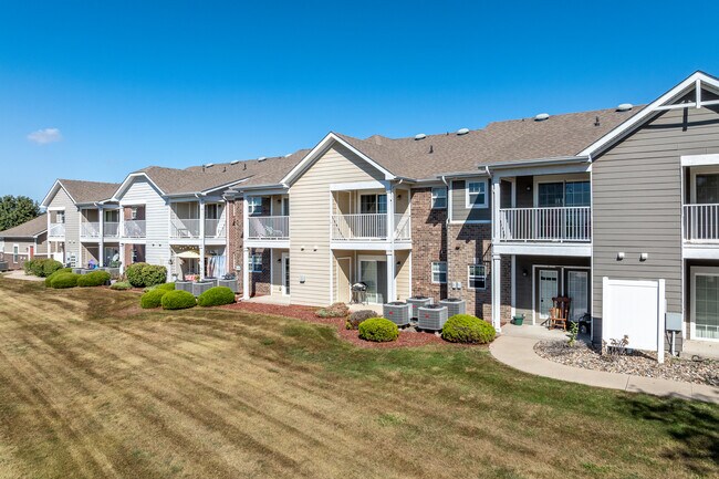 Whisper Ridge in West Des Moines, IA - Building Photo - Building Photo