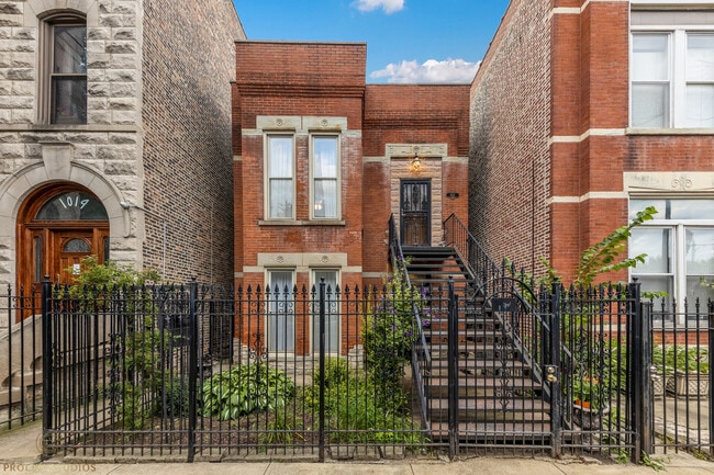 property at 1012 S Oakley Blvd