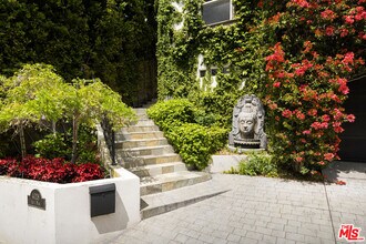 4028 Alta Mesa Dr in Los Angeles, CA - Building Photo - Building Photo