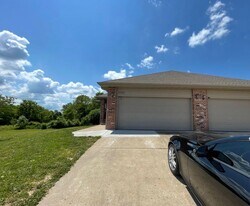 2202 W Jonquil Ln in Ozark, MO - Building Photo