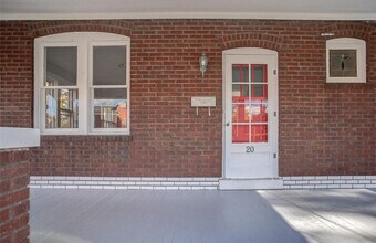 20 S 10th St in Belleville, IL - Foto de edificio - Building Photo