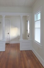 21 Courtland St, Unit 1 in Middleboro, MA - Foto de edificio - Building Photo