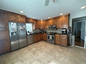 15 Barlow Ave in Glen Cove, NY - Building Photo - Building Photo