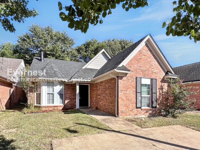 7594 Iris Dr in Southaven, MS - Building Photo - Building Photo