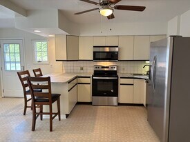 1717 Firehouse Ln in Upper Black Eddy, PA - Building Photo