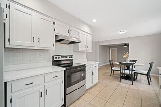 1024 Allgood Ct in Stone Mountain, GA - Building Photo - Building Photo