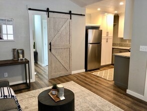 62 Woodworth Ave in Clovis, CA - Building Photo - Building Photo