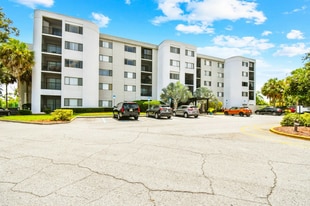 Lakeshore Club in Winter Haven, FL - Building Photo
