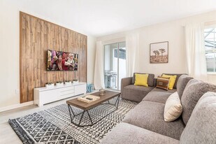 5023 Windermere Ave in Kissimmee, FL - Building Photo