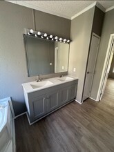 422 N 4th Ave in Columbus, KS - Building Photo - Building Photo