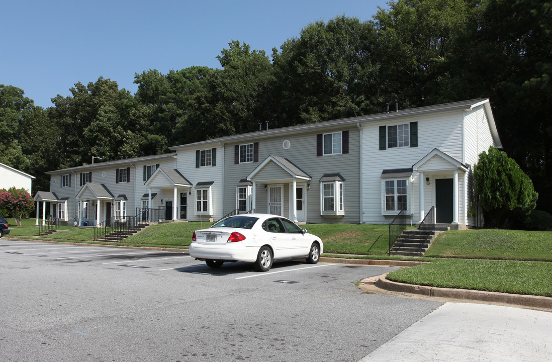 Lexington Square Townhomes in Conley, GA - Foto de edificio