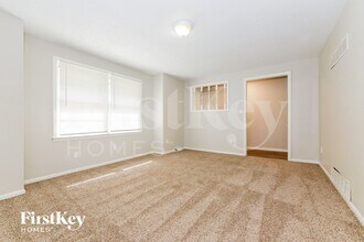 6712 Manchester Ave in Kansas City, MO - Building Photo - Building Photo