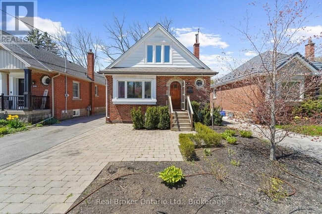223 Bond St N