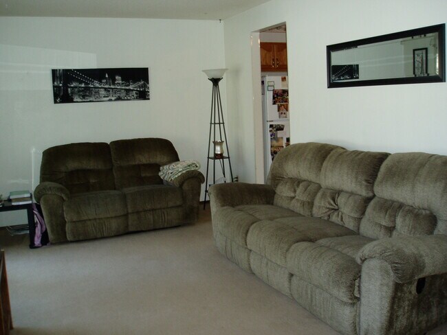 property at 3420 Harcourt Dr