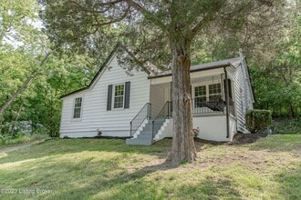 1886 S Bardstown Rd in Mount Washington, KY - Building Photo - Building Photo