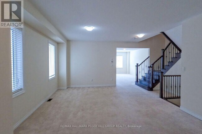 50 Sasco Way in Essa, ON - Building Photo - Building Photo