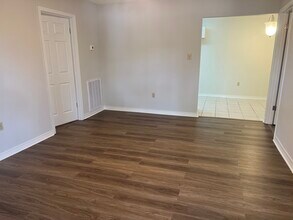 6377 Quin Dr, Unit D in Baton Rouge, LA - Foto de edificio - Building Photo