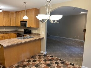 1736 Bennett St, Unit Townhome in River Falls, WI - Building Photo - Building Photo