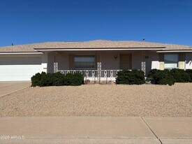 10326 W Pleasant Valley Rd in Sun City, AZ - Building Photo