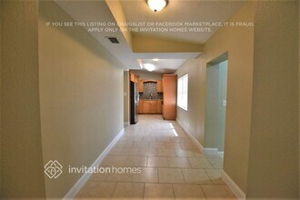 8008 Pine Hill Dr in Tampa, FL - Building Photo - Building Photo