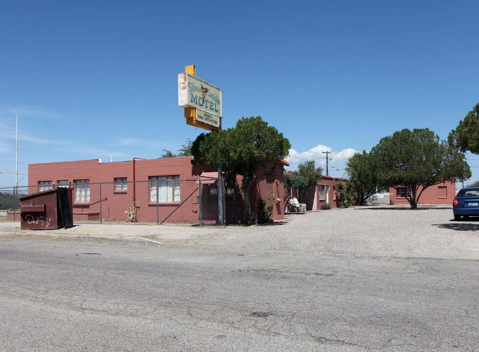 Silver Saddle in Tucson, AZ - Building Photo