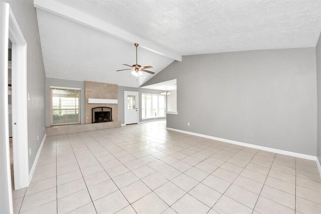 10707 Shannon Hills Dr in Houston, TX - Foto de edificio - Building Photo