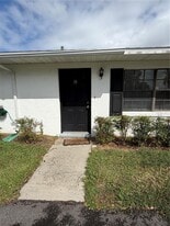 1405 Crystal Ct in Tavares, FL - Building Photo
