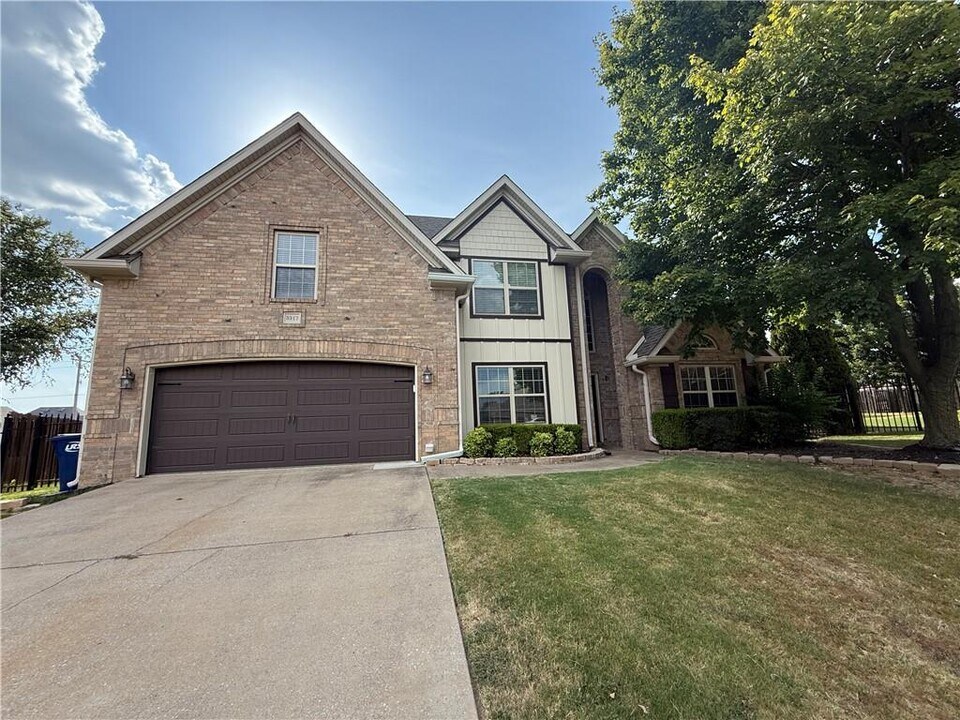 5317 S Stone Bay Ct in Rogers, AR - Foto de edificio