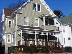34 Williams St in New London, CT - Building Photo