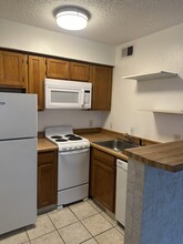 2301 Basil Dr, Unit F302 in Arlington, TX - Building Photo - Building Photo